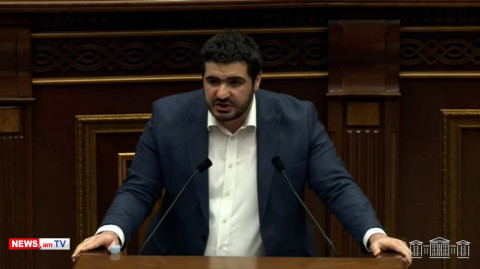 «Բանակը քառահարկ առանձնատուն է գնել եւ նվիրել այն կառուցած գեներալին». Եղոյանը հրաժարվեց անուն տալ