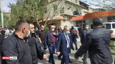 «Նիկոլ ս...ր». սյունեցիները հայհոյում են Փաշինյանին