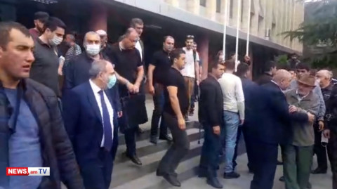 «Նիկոլ հողատու, Նիկոլ ս...ր». ինչպես ճանապարհեցին կապանցիները Փաշինյանին