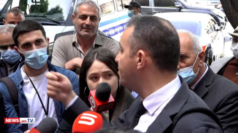 Քերոբյանը «մեռած երեխեք» անվանեց պատերազմում զոհված տղաներին, քաղաքացիները հունից դուրս եկան