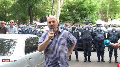 Այ տականքներ, մեռածը դուք եք ու ձեր Կառավարությունը. Գեղամ Նազարյան