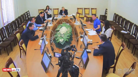 Դատավորի մորքուրին «կարմիր խնձոր» են բերում, նիստը հետաձգում ա. Գևորգ Պետրոսյան