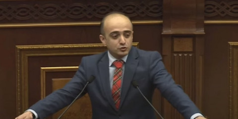 Ուրախ եմ, որ վերադարձաք հայամետ քաղաքականության. Տարոն Սիմոնյանի խոսքերը վրդովվեցրեց «Իմ քայլին»