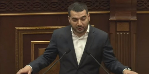 Պարոն Տարոն Սիմոնյան, դուք ձեզ ընդհանրապես հաշիվ տալի՞ս եք. Հրաչյա Հակոբյանը բարկացավ