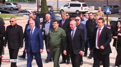 Արայիկ Հարությունյանը, Բակո Սահակյանն ու Արկադի Ղուկասյանն այցելել են Ստեփանակերտի հուշահամալիր