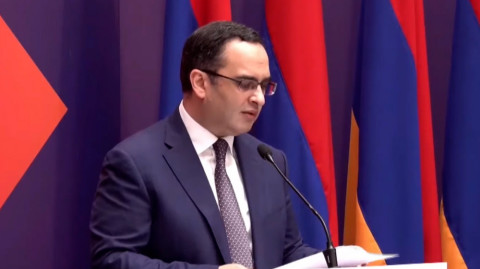 Վիկտոր Սողոմոնյանը ներկայացրեց «Հայաստան» դաշինքի հռչակագիրը