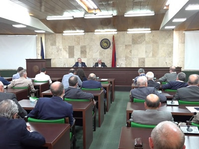 Փոխանցեք՝ ԵՊՀ–ն Նիկոլ Փաշինյանի դուքյանը չէ. լարված քննարկում ԵՊՀ–ականների ու ԿԳՄՍ նախարարի միջև