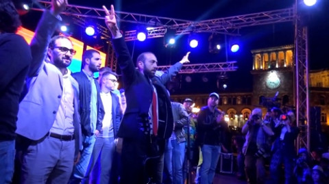 «Ցինիկ կոռուպցիա». Փաշինյանի օրոք պարգևավճարներն ավելի բարձր են, քան աշխատավարձերը