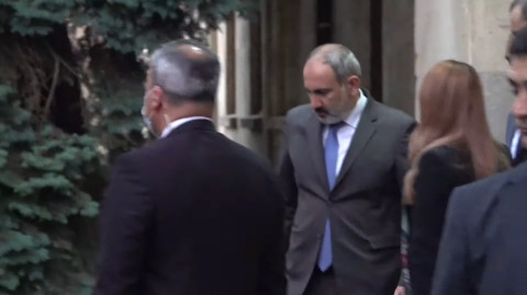 Նիկոլ Փաշինյանը հեռացավ ԱԺ–ից. նա հրաժարվեց որեւէ հարցի պատասխանել