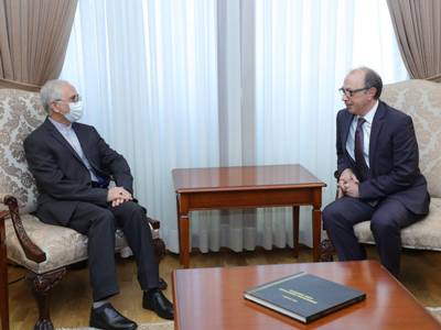 Արա Այվազյանը հանդիպել է Իրանի դեսպանի հետ