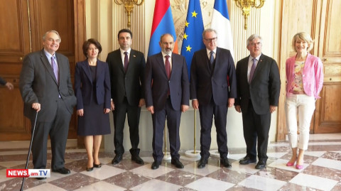 Նիկոլ Փաշինյանը հանդիպել է Ֆրանսիայի Ազգային ժողովի նախագահի հետ