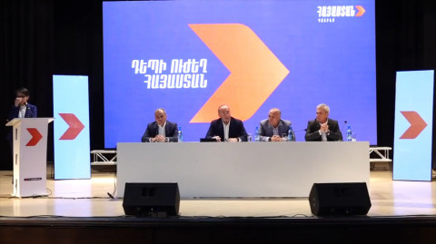 Պատերազմի օրերին Արցախում հատուկ ծառայությունների մի մեծ խումբ ինձ էին հետեւում. Քոչարյան