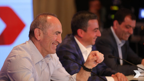 Չեմ էլ կասկածում՝ ետևից ճամպրուկներով գնացողները հաստատ պամպերսներ են տանում․ Ռոբերտ Քոչարյան