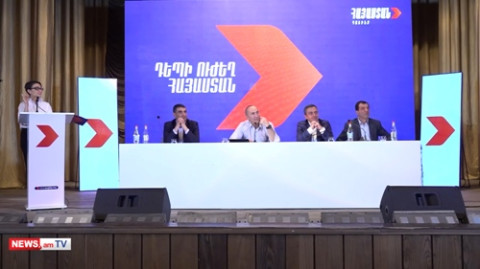 Ասում են՝ տղամարդկությունից էր խոսում, չեմ կասկածում, որ հետեւից պայուսակով գնում են. Քոչարյան