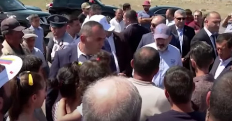 Գարիով դուք երբեք չեք հարստանա. Փաշինյանը՝ գյուղացուն