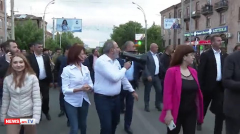 «Հանգի´ստ, ժողովու´րդ». միջադեպ Փաշինյանի քայլերթի ժամանակ