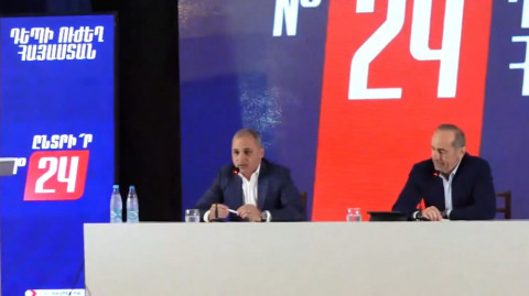 Ապարանում անեկդոտ չպատմես, կծեծեն. Քոչարյանը՝ Վահե Հակոբյանին