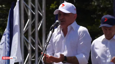 «Վաղը ադրբեջանցին գալու ա Երեւան, լրտեսներն էլ վխտում են ամբողջ երկրով». Վահե Հակոբյան
