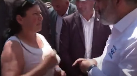 Պապիկյանն ու Սանոսյանը լայեղ չեն անում պատասխանեն, ինչի՞ համար են փող ստանում. սեւանցին՝ Փաշինյանին