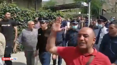 Էս աշխարհում քո պես բենամուս տղա չեմ տեսել. հրազդանցին՝ Փաշինյանին