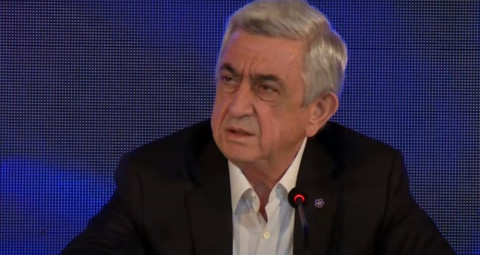 Ձեռքներիս էլ դագանակ պիտի ունենանք, որ ով մուրճով գա, գլխին տանք, ուրիշ ձեւ չկա. Սերժ Սարգսյան
