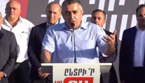 Չագուչ բարձրացնողը չագուչով է ընկնելու. Արմեն Ռուստամյան
