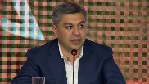Ուսապարկերի ժամանակաշրջանը մնացել է պատմության մեջ, նրանք այլեւս չկան. Արթուր Վանեցյան