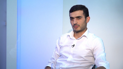 TALK TIME. 3 տարի համ նալն էր ձեռքդ, համ մեխը, բա մեխեիր. մուրճն առել նո՞ր պիտի մեխես