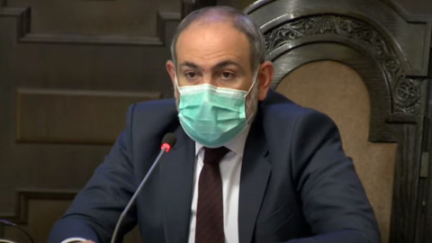 Այս գործելակերպը չեմ հանդուրժելու, 20 ծանրաձողն օր առաջ պիտի լինի. Փաշինյանը բարկացավ Դումանյանի վրա