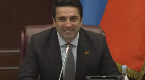 «Մի քիչ զուսպ». Ալեն Սիմոնյանը՝ պատգամավորներին