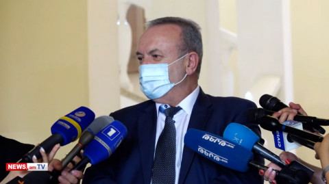 «Վարչապետն ինձ չէր ասում...». Դումանյանը՝ նախորդ նիստի միջադեպի մասին