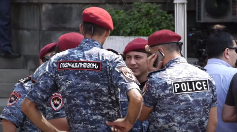 Ոստիկանությունն ուժեր է կենտրոնացրել Սսահմանադրական դատարանի մոտ
