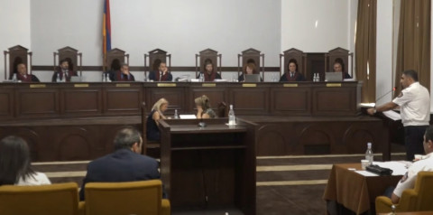 «Քա՞ր ա ընկել Օձունի գյուղապետի գլխին». ՍԴ անդամը՝ դատախազին