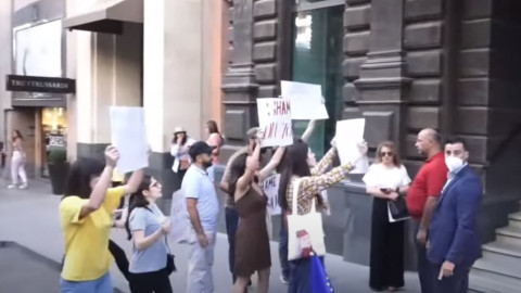 Shame on you. ՀՅԴ–ական երիտասարդների ակցիան՝ ընդդեմ Շառլ Միշելի հայաստանյան այցի