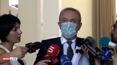 Հրաչյա Հակոբյանի հետ որևէ քննարկում չենք ունեցել. նրա հարցազրույցը չեմ մեկնաբանի. Դումանյան