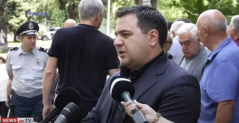 Իր շնորհիվ ես սիրեցի դուդուկը եւ սկսեցի նկարել. Ջիվան Գասպարյան կրտսեր