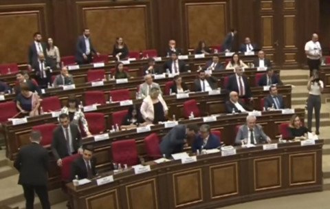 Սաղ լավ ա, մալադեց մենակ մեկ-մեկ էս կողմ նայի, իշմար ենք տալիս. Ռուբինյանը՝ Հասանովին