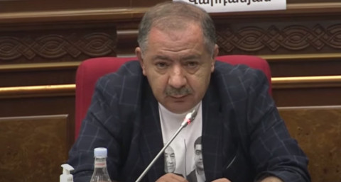 Ընդմիջում վերցրեք եւ խորհրդակցեք նրա հետ, առանց ում չեք կարող որոշում կայացնել. Աղվան Վարդանյան