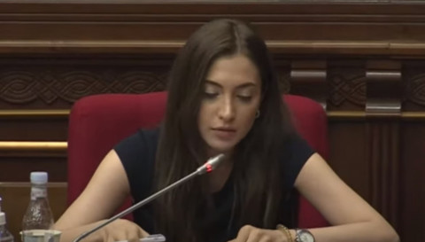 Ըստ լուրերի՝ Արշակյանը և այլ ՔՊ–ականներ պատերազմի օրերին 600 դոլարով զարաբաճկոն են գնել. Մկրտչյան