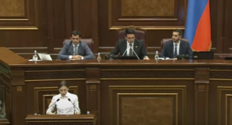 «Կապիտուլյանտ Նիկոլը». ԱԺ նախագահն անջատեց Աննա Մկրտչյանի բարձրախոսը