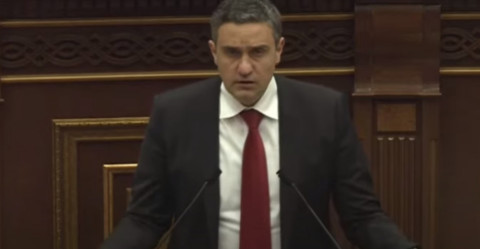 Երասխում 2 ժամ է՝ կրակում են, իսկ այստեղ ոչ մի արձագանք չկա. Ղազինյանը՝ իշխող ուժին