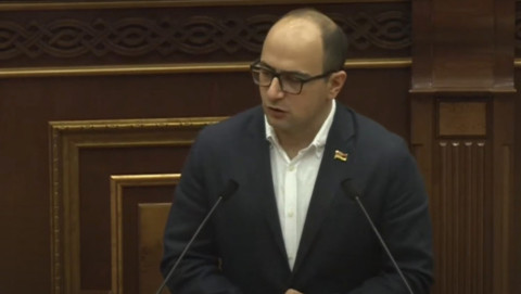 «Ձեր քաղաքական ղեկավարն ասաց՝ ի՞նչ եք ծափ տալիս, քարեր վերցրեք և փայտեր». Մամիջանյանը՝ ՔՊ–ականներին