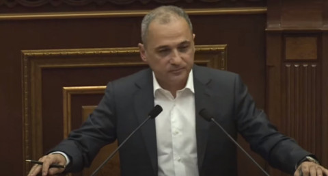 Դուք ստիպեցիք, որ ես վերադառնամ քաղաքականություն. Վահե Հակոբյանը՝ ՀՀԿ–ից դուրս գալու մասին