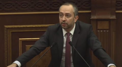 Առանձնահատուկ տաղանդ ունեք՝ քննարկումն իջեցնելու առանձնահատուկ մակարդակի. Աղաջանյանը՝ ընդդիմությանը