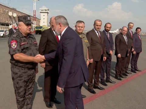 Փաշինյանը Ղրղզստանից վերադարձել է. նրան օդանավակայանում ԱԽ անդամներն են դիմավորել