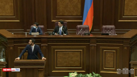 «Օրիորդ հանգստացեք». Ալեն Սիմոնյանը՝ Աննա Մկրտչյանին