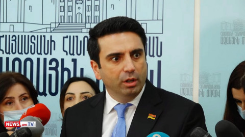Ալեն Սիմոնյանը՝ ԱԺ–ում ծեծկռտուքների, լրագրողներին հրմշտելով օթյակից հանելու մասին