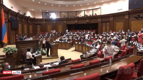 Սոցցանցերում հայհոյանք եւ վիրավորանք գրող անձինք կտուգանվեն․ աղմկահարույց օրենքը մտավ ուժի մեջ