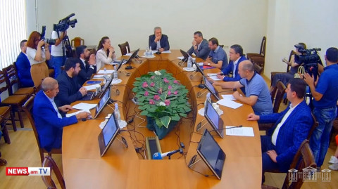 Ես լինեի ձեր փոխարեն, չէի ընտրի. Գեղամ Մանուկյանը՝ Վիլեն Գաբրիելյանին