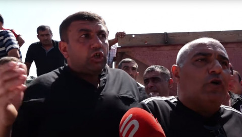 Էս պետությո՞ւն ա, թե գործարանի տերերի ղեկավարություն. Արարատում խաղողագործները ճանապարհ են փակել